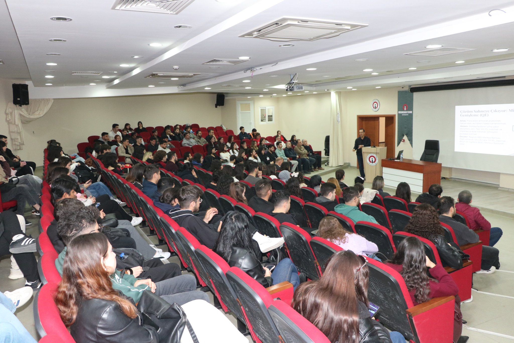 “Dünya Ekonomisinde Türkiye” konferansı,