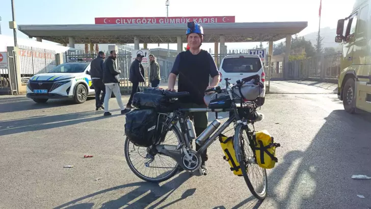 Balıkesir’den çıktı,Medine’ye ulaştı