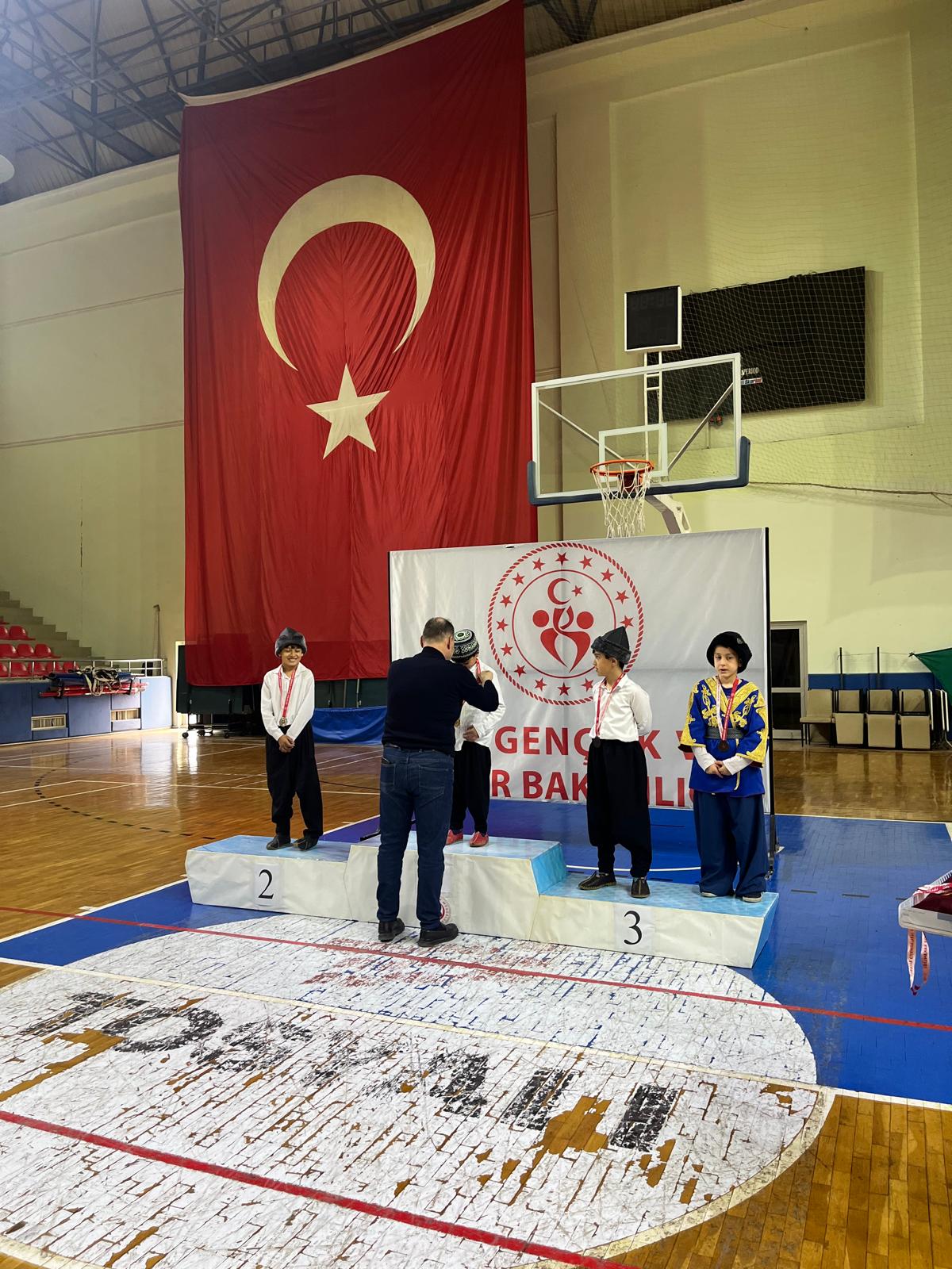 Genç Okçular kıyasıya yarıştılar