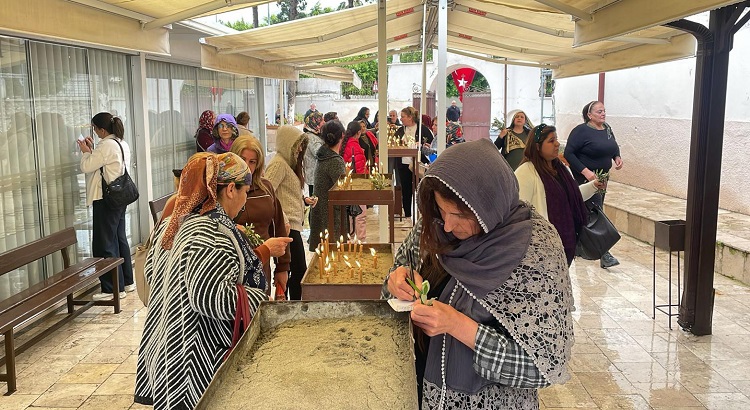 Kilisede Hıdırellez yoğunluğu