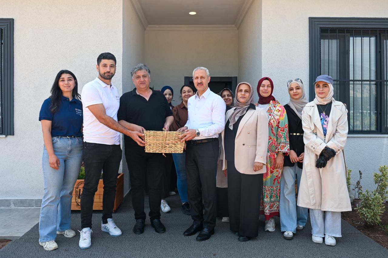 Su sümbüllerinin dönüşümünü inceledi