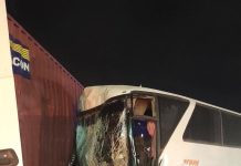 İskenderun’da Tır ile Servis Çarpıştı