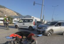 İskenderun’da Seyir Halindeki Tır Devrildi