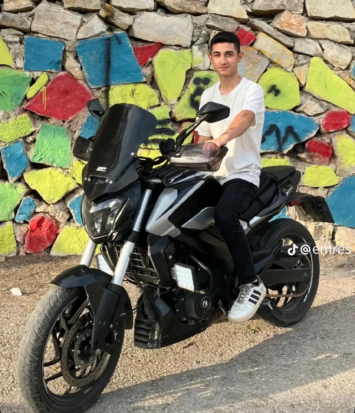 18 yaşındaki Emre  hayatını kaybetti
