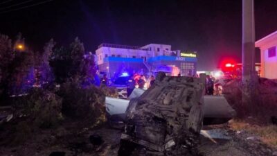 ARSUZ’DA TAKLA ATAN OTOMOBİLDEKİ 3 KİŞİ YARALANDI
