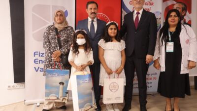 KANSER TEDAVİSİ GÖREN HÜLYA’NIN YENİ SAÇLARI, DENİZ’İN FEDAKARLIĞIYLA HAYAT BULDU