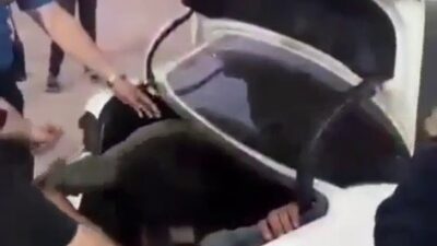 TIKA BASA GÖÇMEN DOLDURULAN OTOMOBİLİN BAGAJINDAN 4 GÖÇMEN ÇIKTI
