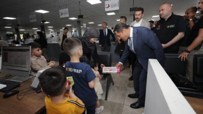 CİLVEGÖZÜ’NDE SURİYELİLERİN ÜLKELERİNE DÖNÜŞÜ SÜRÜYOR