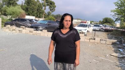 İŞ YERİNE RUHSAT VERİLMEYİNCE YOLU KAPATTI: “BURADA YOL DİYE BİR ŞEY YOK, BURASI BİZİM ARSAMIZIN İÇİNDE”