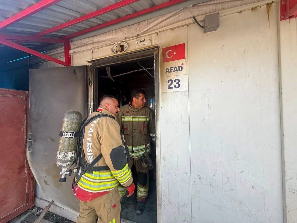 Konteyner Kentte Çıkan Yangın Söndürüldü