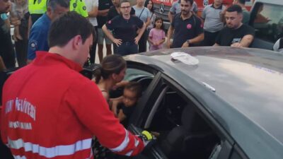 ARAÇTA KİLİTLİ KALAN ÇOCUK CAMIN KIRILMASIYLA KURTARILDI