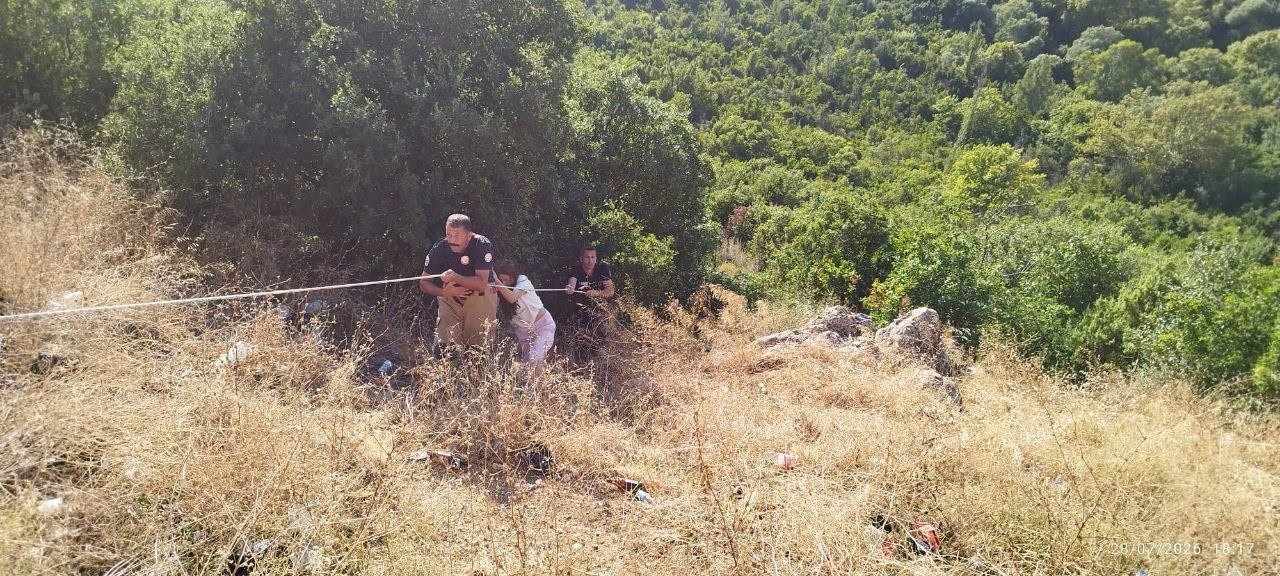 Uçurumda Kalan Vatandaşı Ekipler Kurtardı