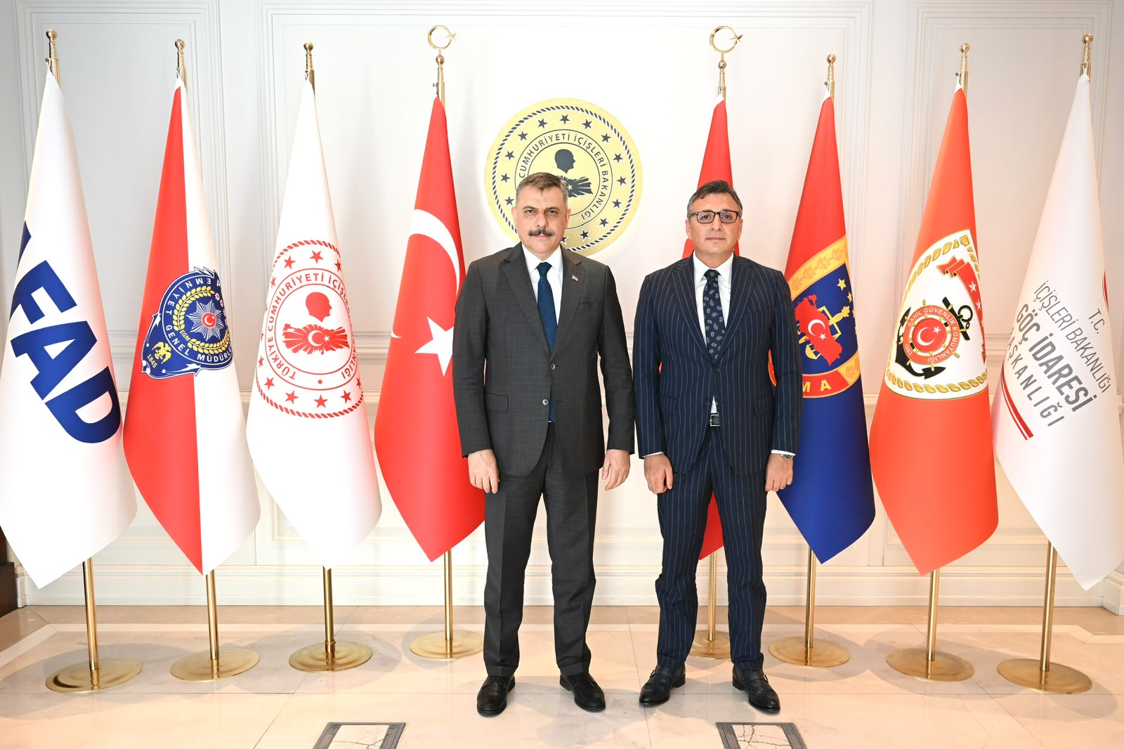 Dönmez Bakan Çiftçi’yi Ziyaret Etti