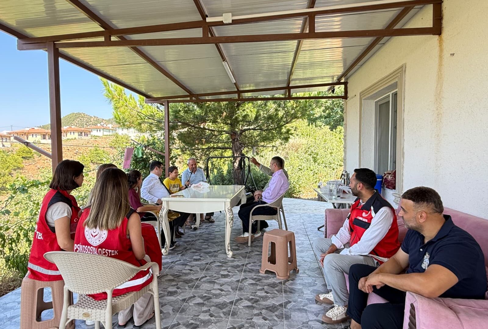 Eroğlu’dan Töre Ailesine Ziyaret