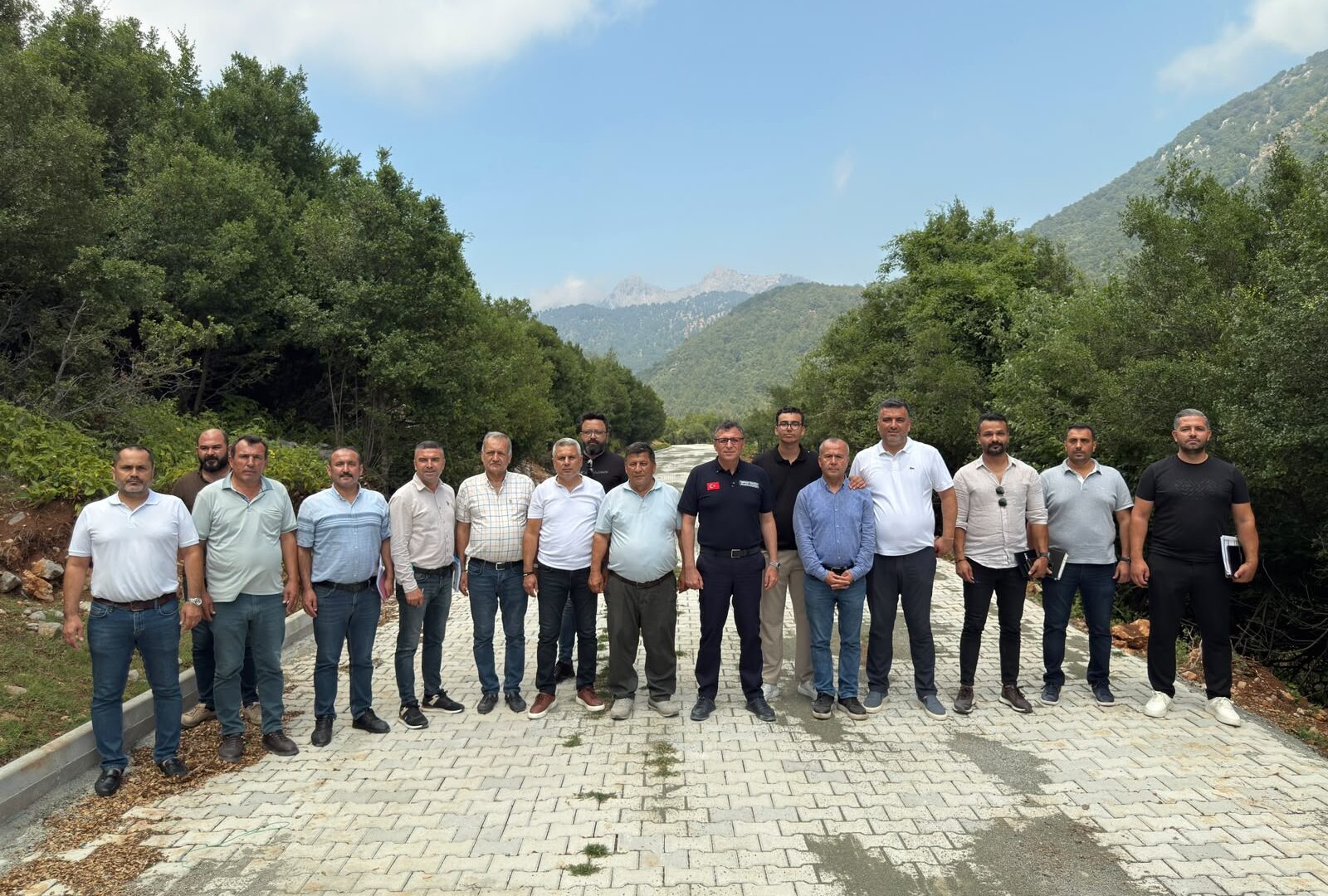 Dönmez Yol Yapım Çalışmalarını İnceledi