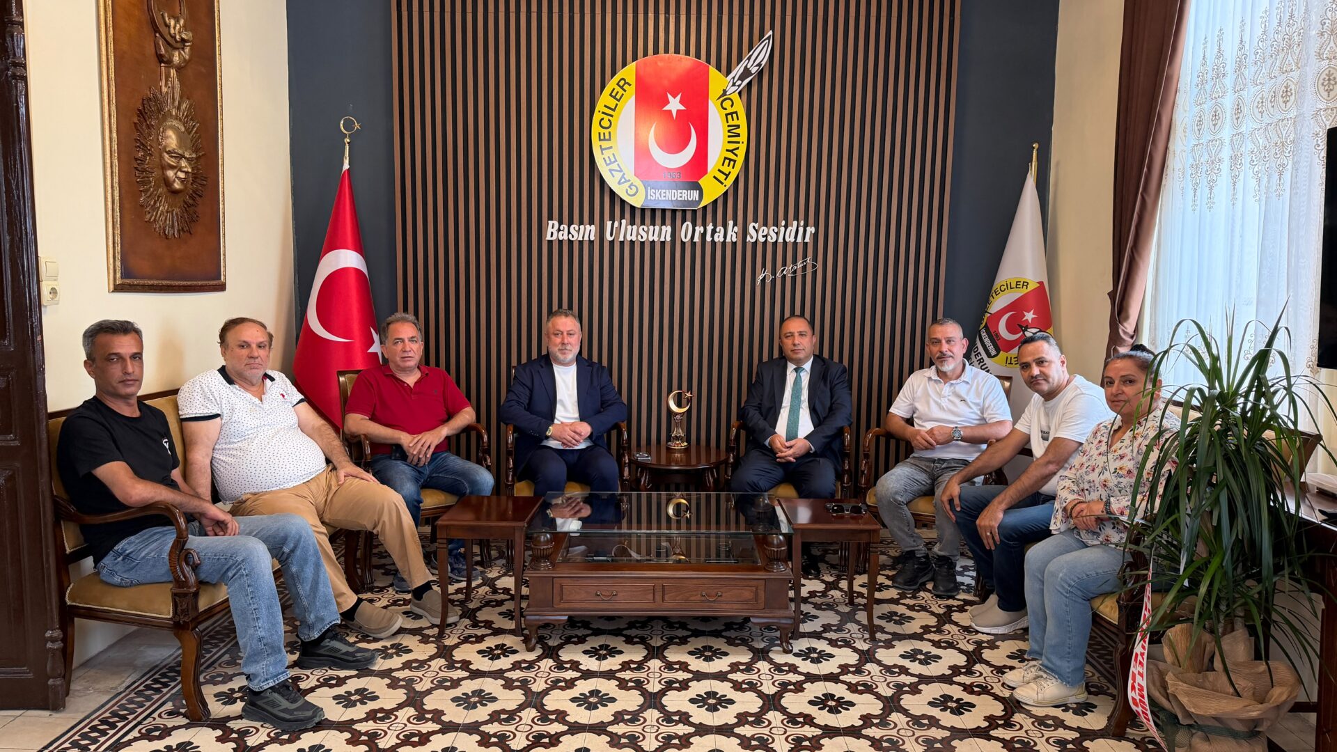 Ekici Gazetecilerin Bayramını Kutladı