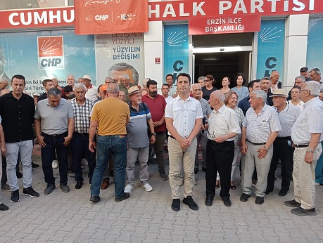 CHP’de İstifalar Sürüyor
