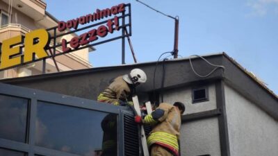 İSKENDERUN’DA DÖNERCİDE ÇIKAN YANGIN BÜYÜMEDEN KONTROL ALTINA ALINDI