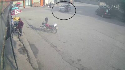 OTOMOBİLLE ÇARPIŞAN MOTOSİKLETTEKİ 2 KİŞİ YARALANDI