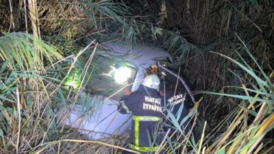 KIRIKHAN’DA OTOMOBİL SULAMA KANALINA UÇTU