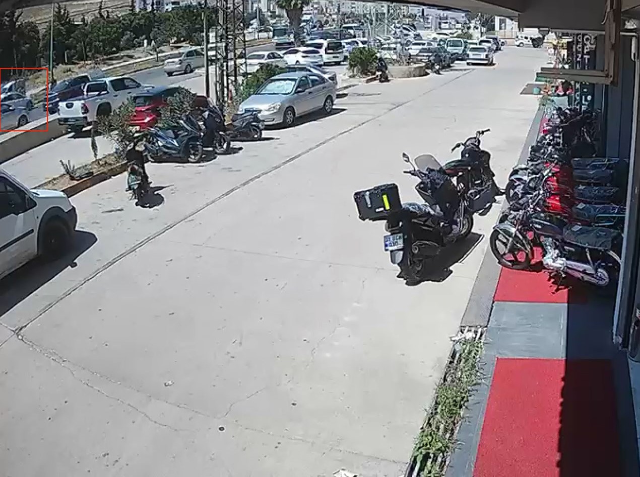 Otomobilin çarptığı  kadın öldü