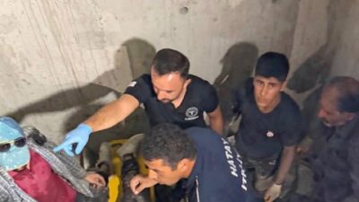 DEFNE’DE ASANSÖR BOŞLUĞUNA DÜŞEN İŞÇİ YARALANDI