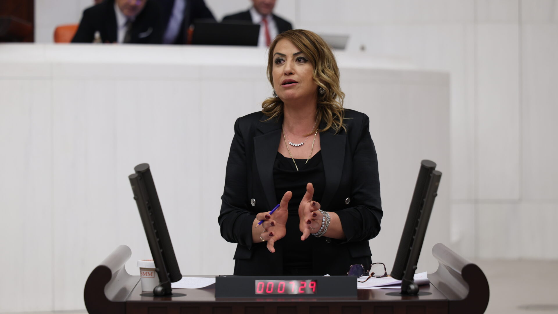 Deprem, vahşi madencilik için bahane oldu