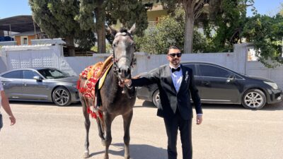 ATLA GELİN ALMAYA GİDEN DAMADIN PLANINI TRAFİK BOZDU
