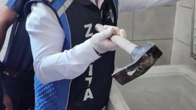 FARE DIŞKISINDAN VE BÖCEKTEN GEÇİLMEYEN FIRINDAKİ DONDURUCUDAN PASLI KESER ÇIKTI UN ÇUVALLARININ ALTINDAN FARE DIŞKISININ ÇIKTIĞI FIRINDAKİ ŞARTLAR MİDE BULANDIRDI