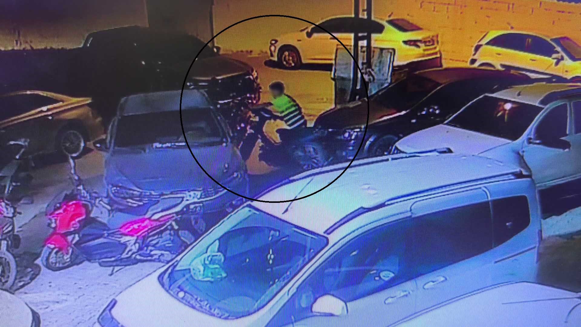 Çocuk hırsızlar motosiklet çaldı