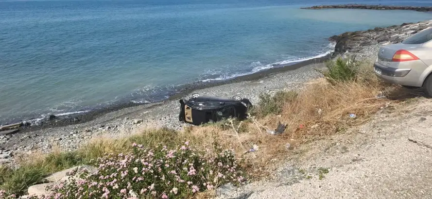 Sahile ucan aracın  sürücüsü yaralandı.