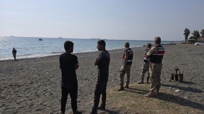 VATANDAŞLARIN AKDENİZ’DE CESET GÖRDÜK İHBARI EKİPLERİ HAREKETE GEÇİRDİ