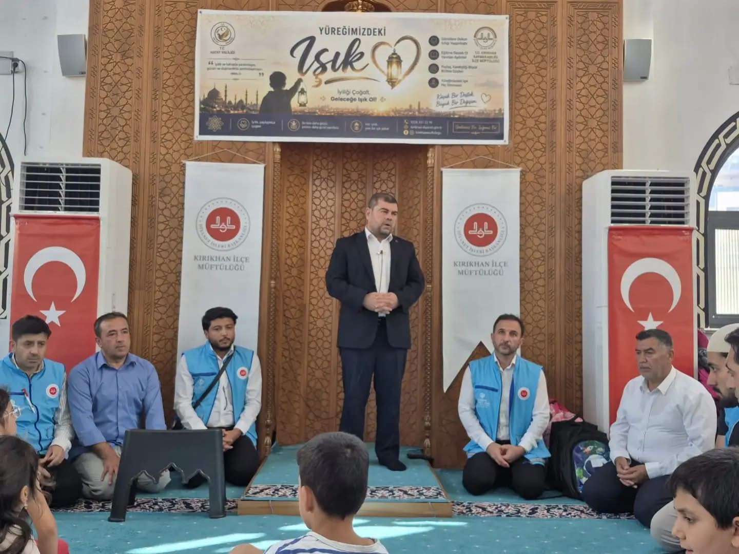 Kırıkhan’da 200 çocuğa eğitim desteği