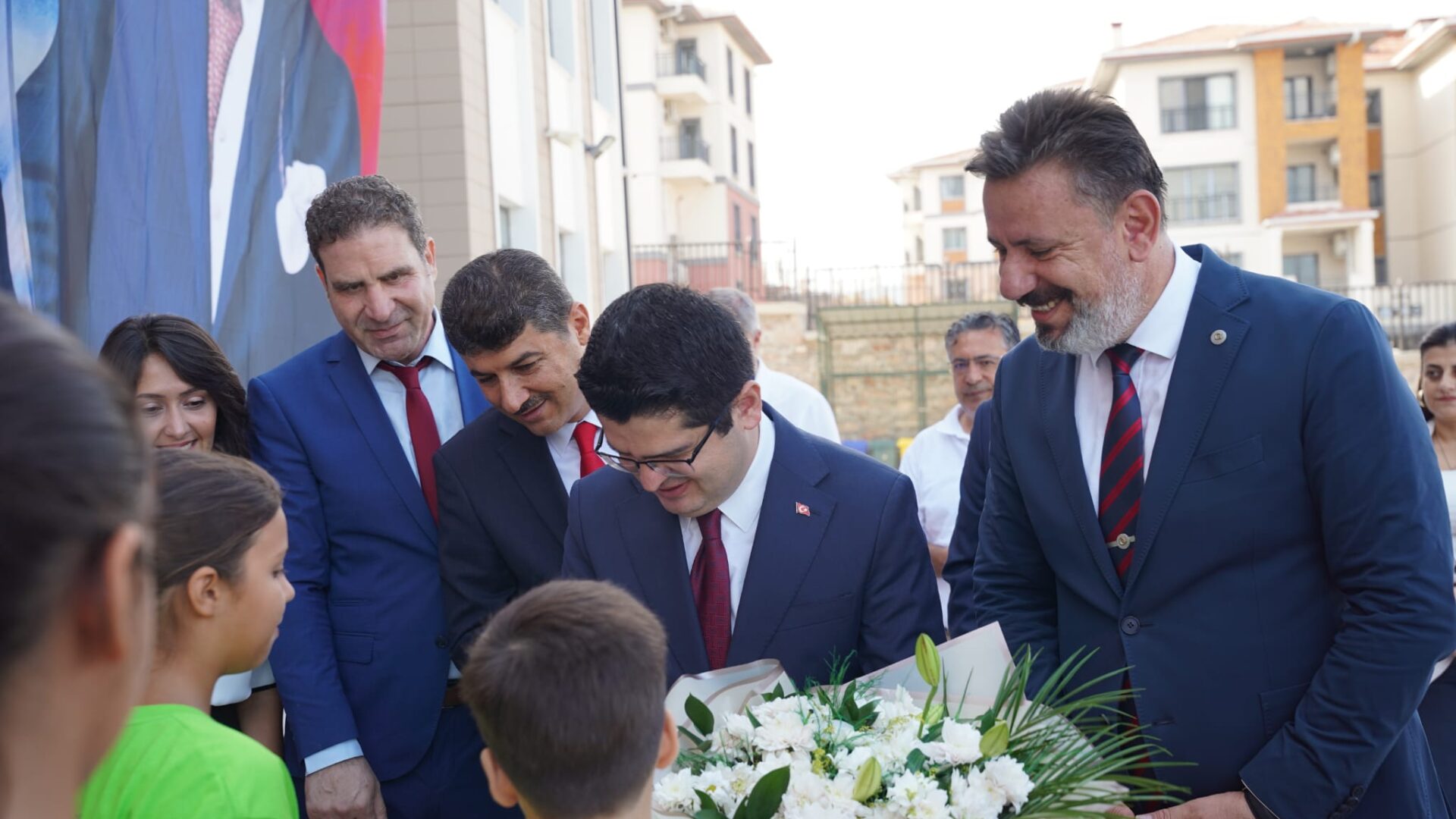 Kaymakam ve  başkan ilk zili çaldı