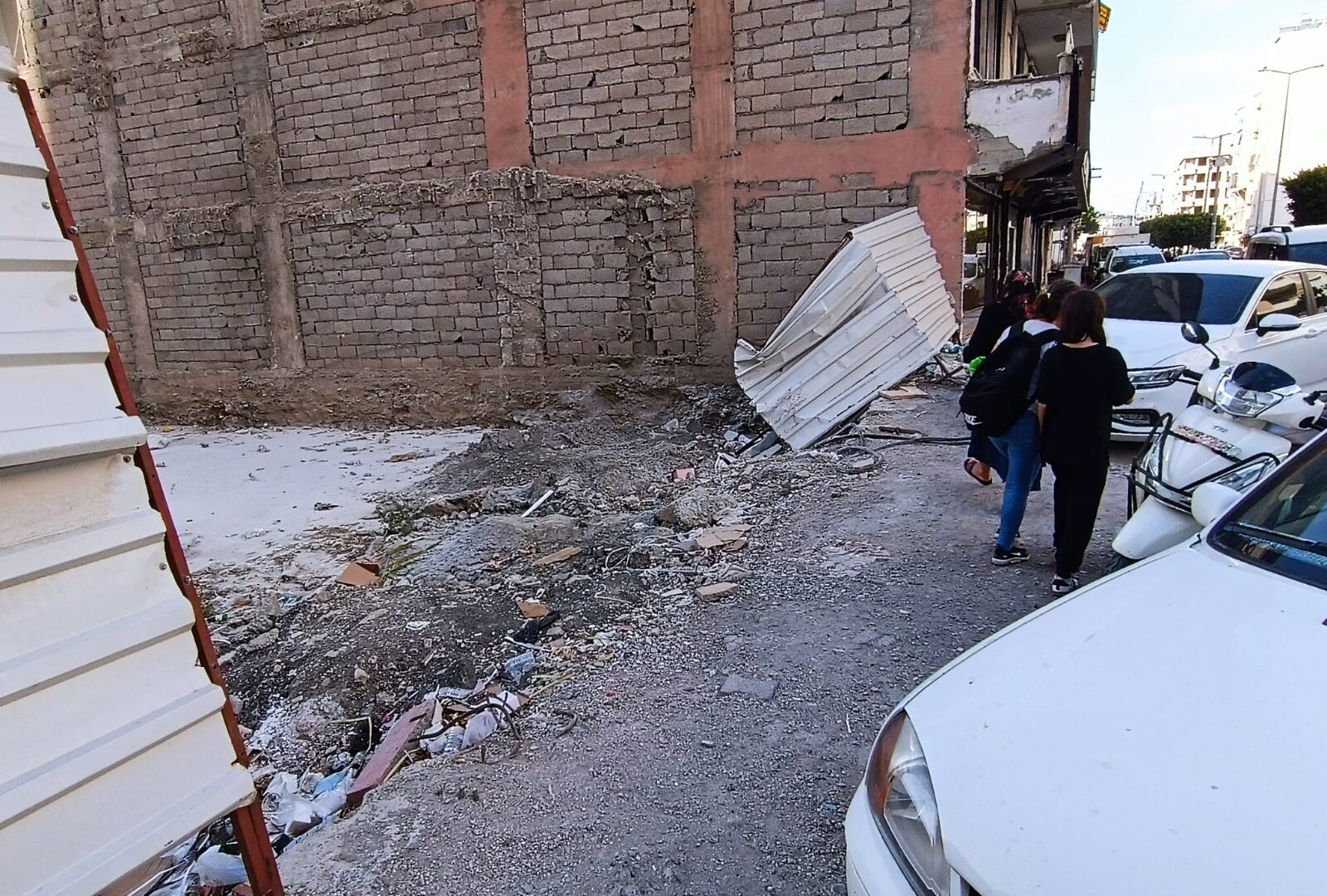 Kurallara uymayan inşaatlar mühürlenecek