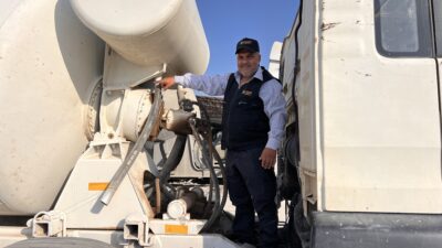 KUMRUNUN YUVA YAPTIĞI BETON MİKSERİNİ, DAĞILMASIN DİYE 1 AYDIR ÇALIŞTIRMIYORLAR