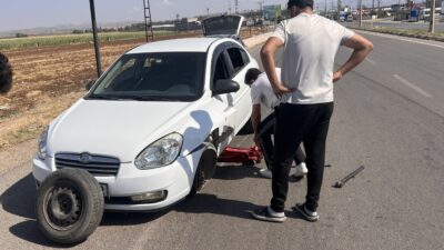 ZORLU GEÇEN KPSS’NİN ARDINDAN KULLANDIĞI OTOMOBİLİN TEKERİ YERİNDEN FIRLADI
