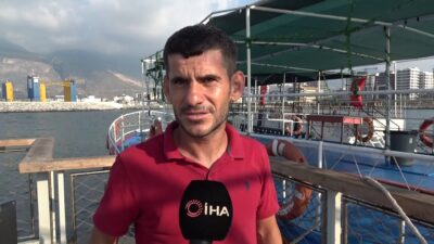 DEPREM SONRASI TEKNESİNİ BAĞLAYACAK YER DAHİ BULAMAYAN KAPTAN, ŞİMDİ İSKENDERUN’DA VATANDAŞLARI DENİZLE BULUŞTURUYOR