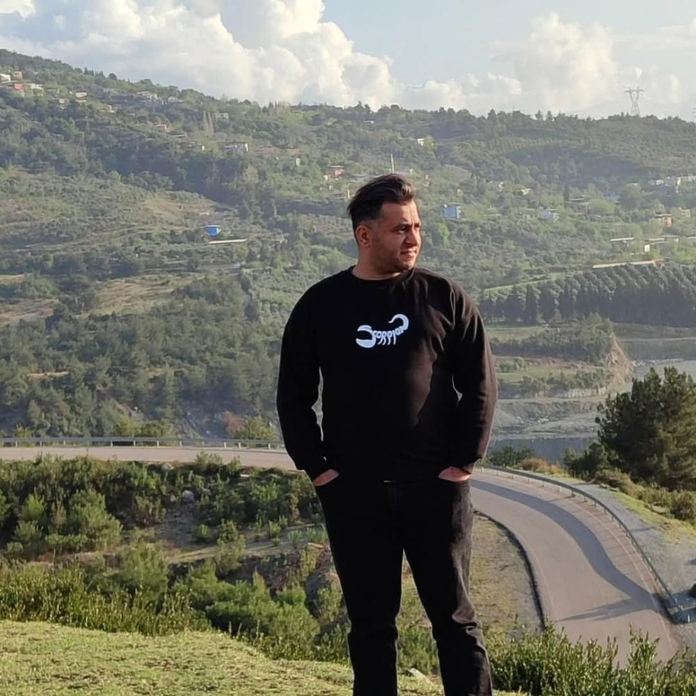 Motor kazasında yeni evli çift yaralandı