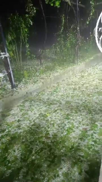 Hatay’a Ceviz büyüklüğündeki dolu yağdı