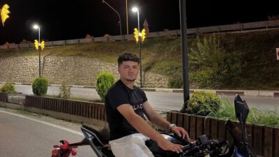 PİKAPLA ÇARPIŞAN MOTOSİKLETİN 19 YAŞINDAKİ SÜRÜCÜSÜ ÖLDÜ