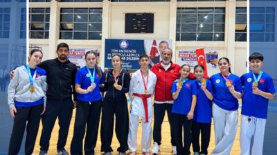 ANTAKYA BELEDİYESİ KARATE TAKIMI 12 MADALYA KAZANDI