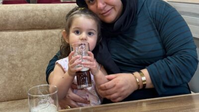 OTOMOBİL YAYALARA ÇARPTI: ANNE VE 4 YAŞINDAKİ KIZI HAYATINI KAYBETTİ