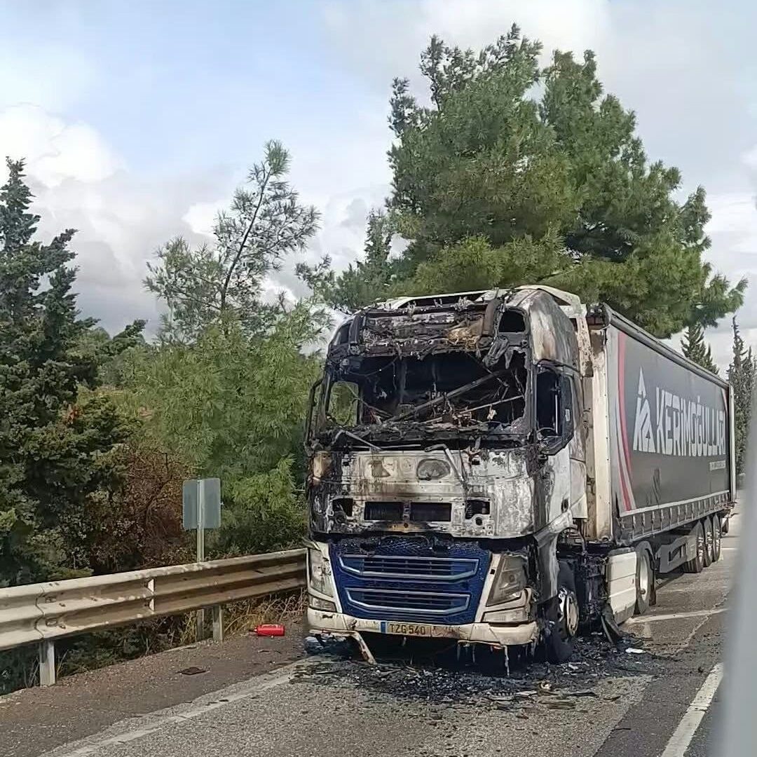 TIR yangını , dorseye sıçramadan kontrol altına alındı.