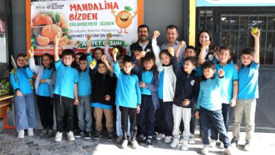 HBB, ÜRETİCİDEN ALDIĞI MANDALİNALARI ÖĞRENCİLERE İKRAM ETTİ
