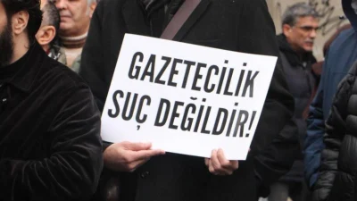 gazetecilikte-uc-aylik-baski-bilancosu-7-tutuklama-52-habere-erisim-engeli
