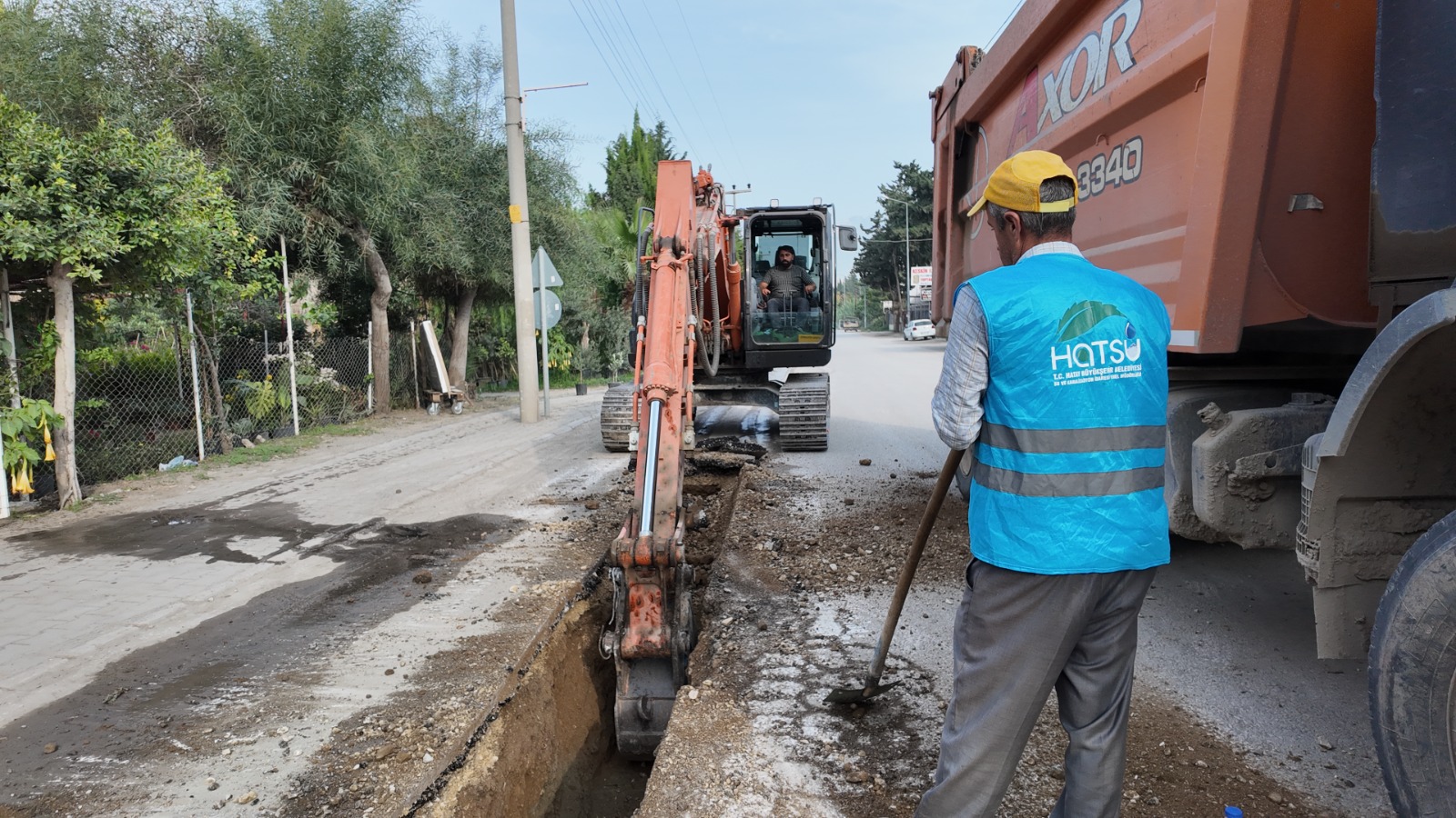 Arsuz’da içme suyu şebeke hatlarını yenilendi.