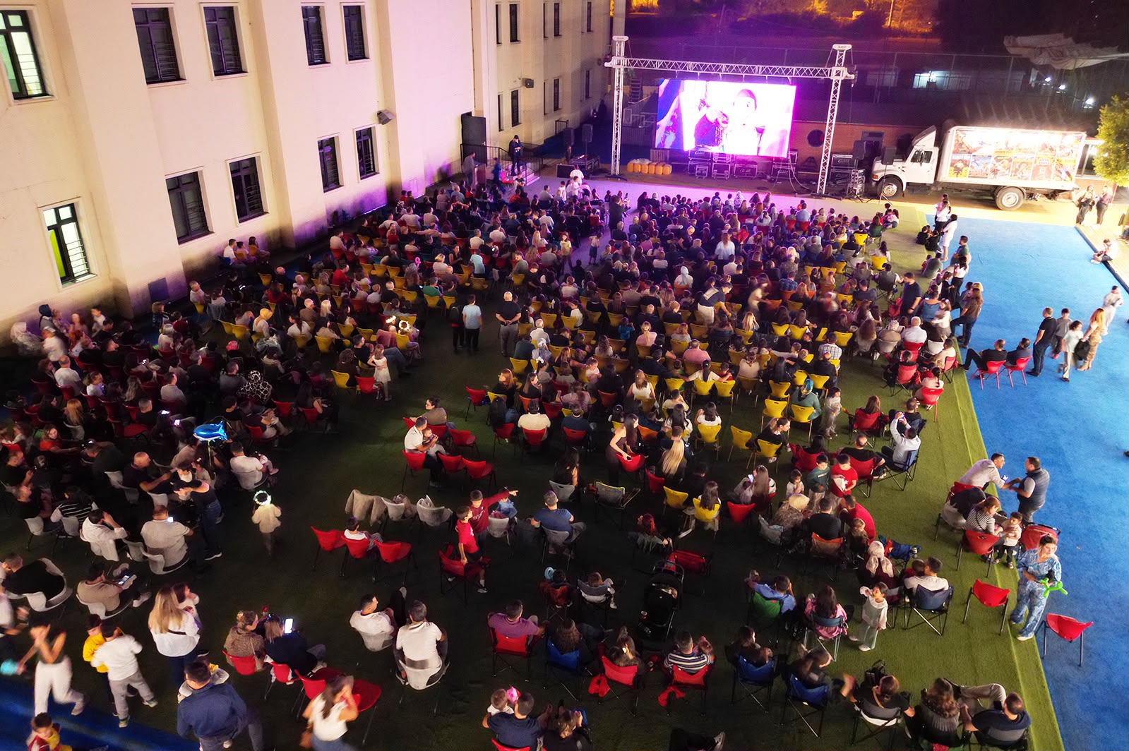 Yükseliş’te “Nostalji Sinema Gecesi” sürüyor