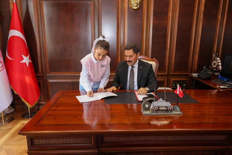 Vali Masatlı, genç yazarı kabul etti